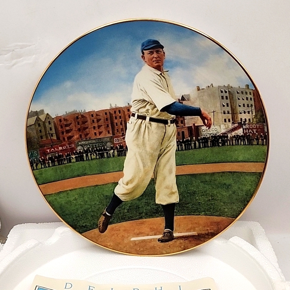 Vintage 1993 Cy Young "The Perfect Game" Delphi Collector's Plate